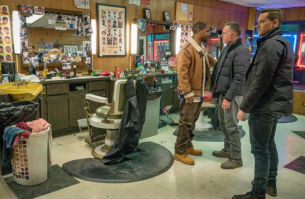 Voight et Jay dans un salon de barbier