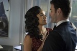 Connor Rhodes (Colin Donnell) enlace Robin Charles (Mekia Cox)